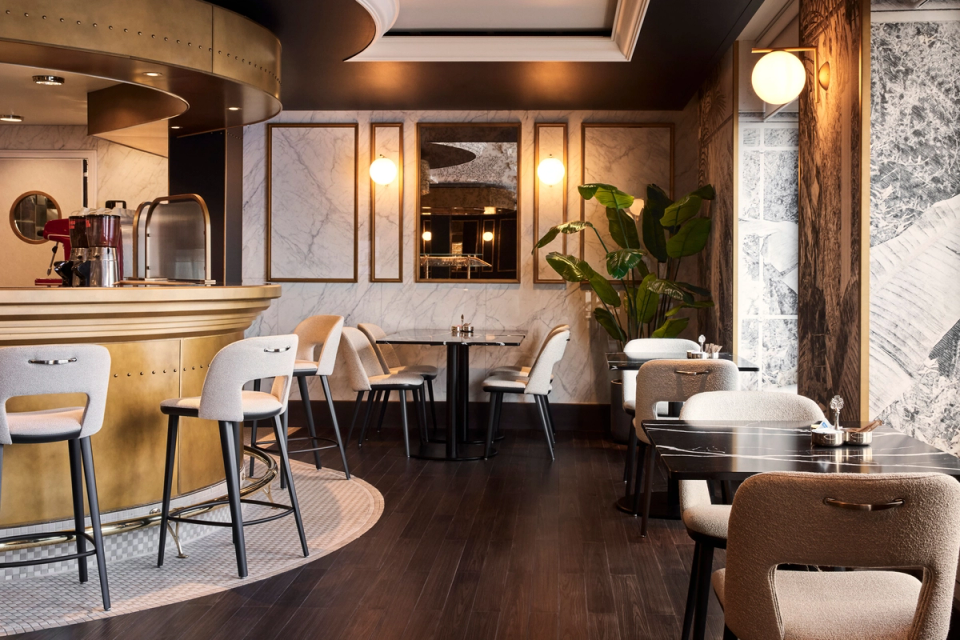 THE BISTRO, CRYSTAL SYMPHONY