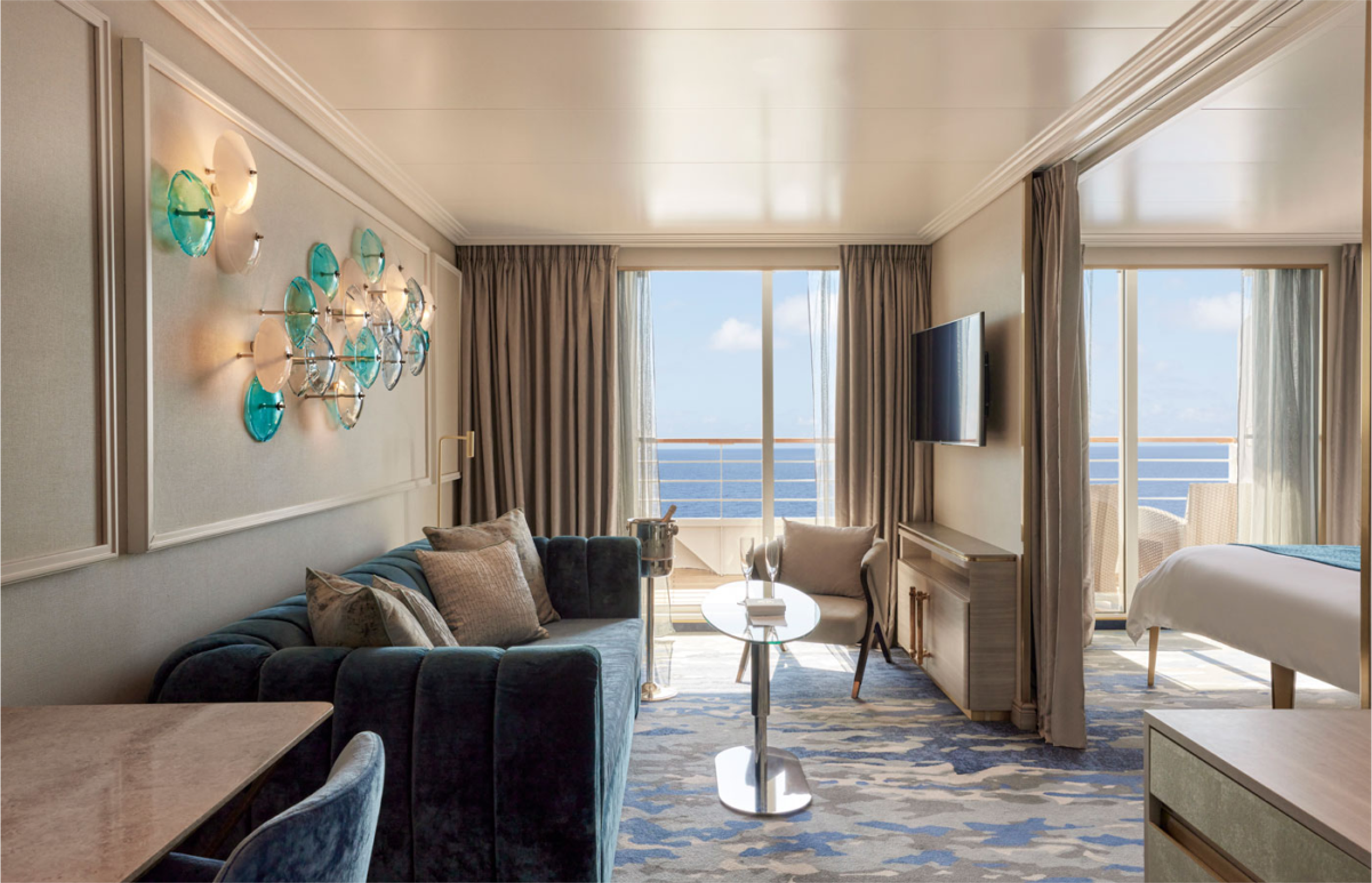 CRYSTAL SYMPHONY -  SAPPHIRE VERANDA SUITE - LIVING