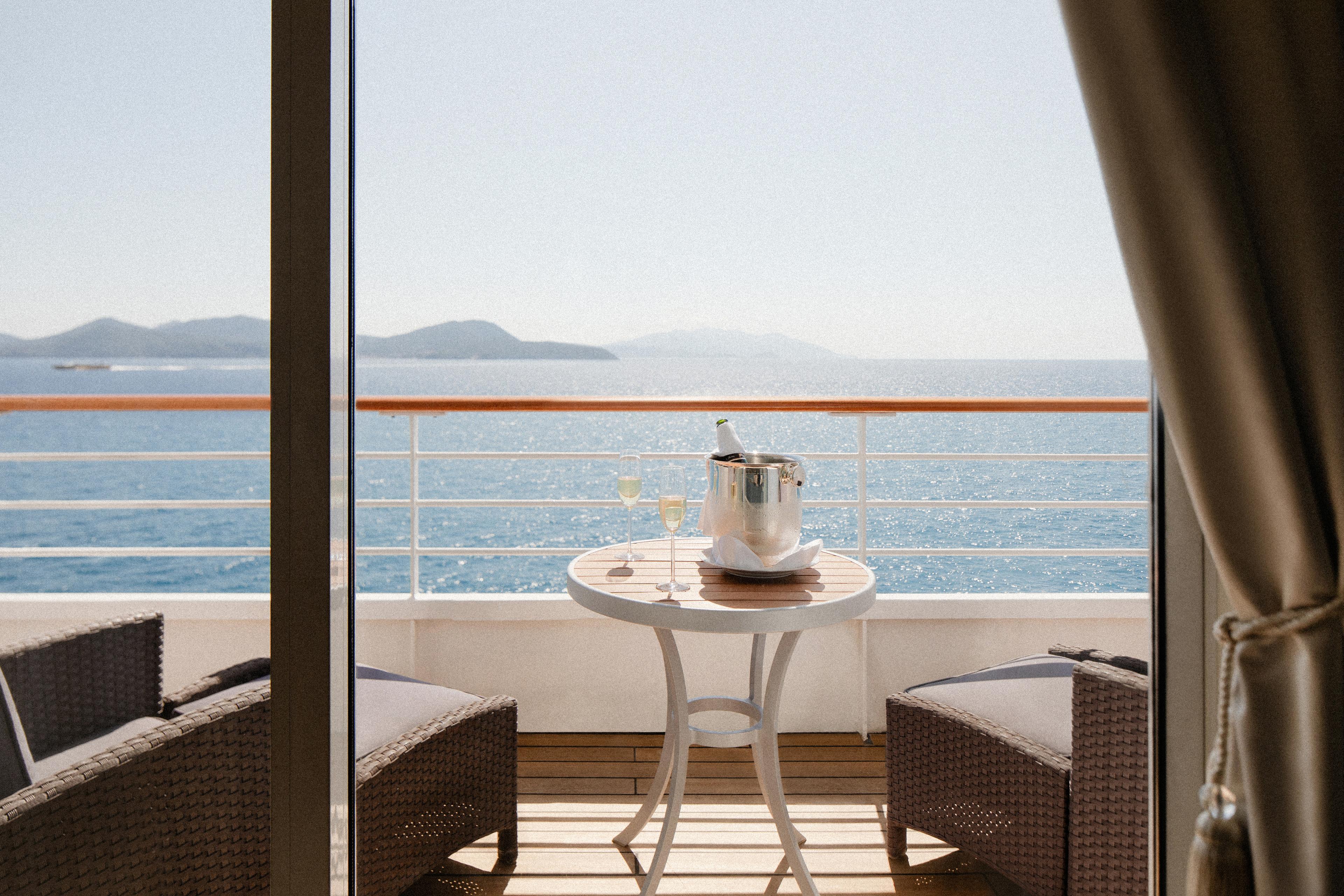 CRYSTAL SERENITY - PENTHOUSE SUITE VERANDA