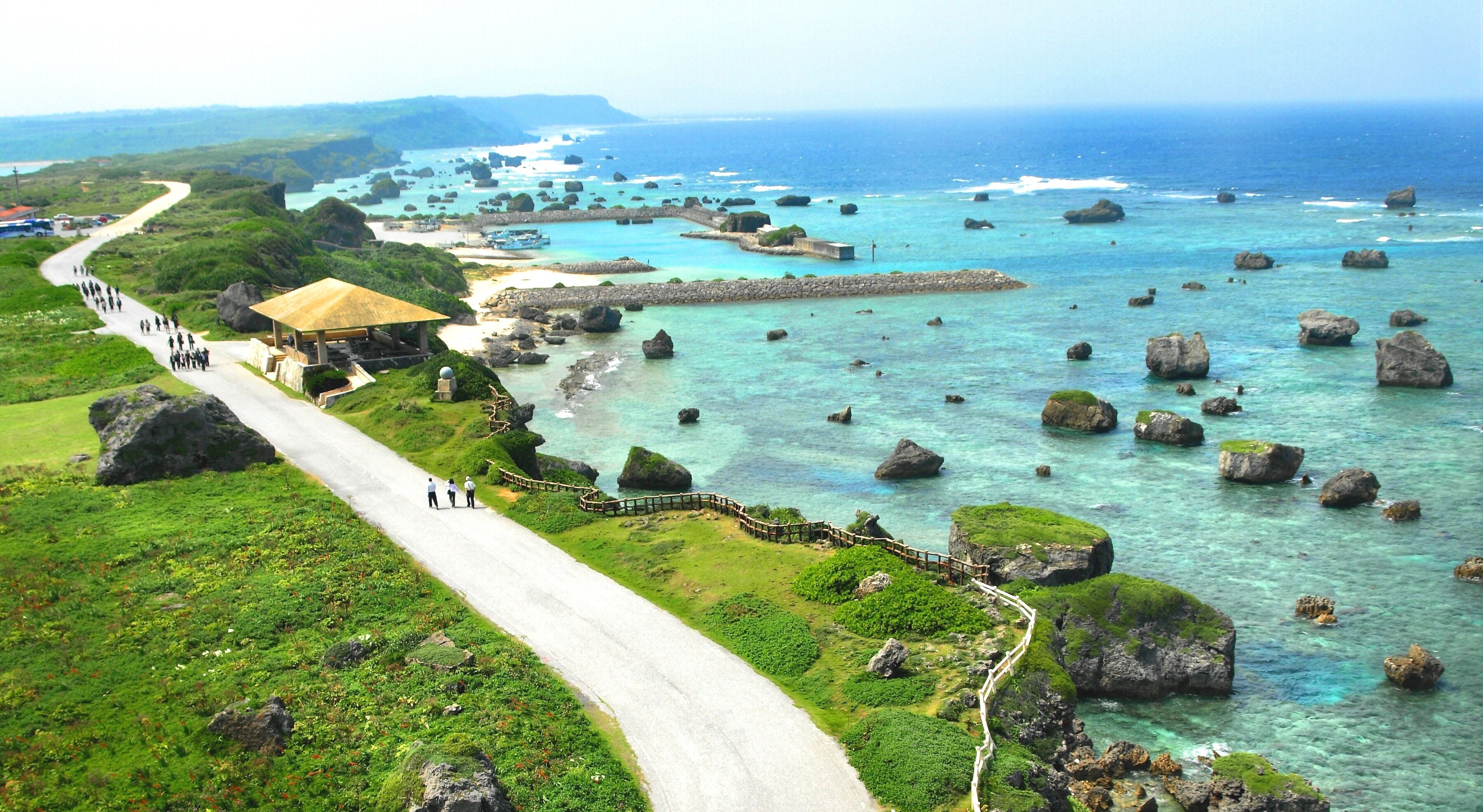 Among all the beaches in Okinawa, the ones on Miyako-jima Island are considered the best.