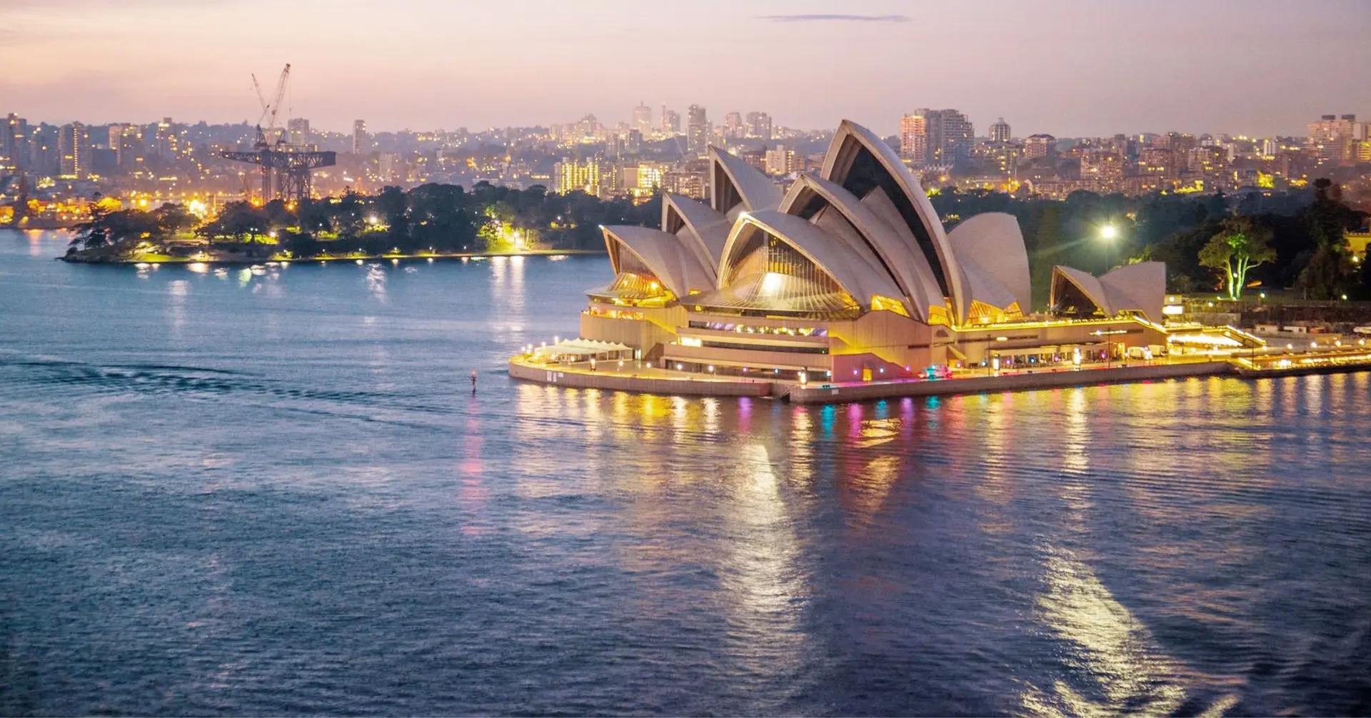 AUSTRALIA AND NEW ZEALAND LUXURY CRUISE