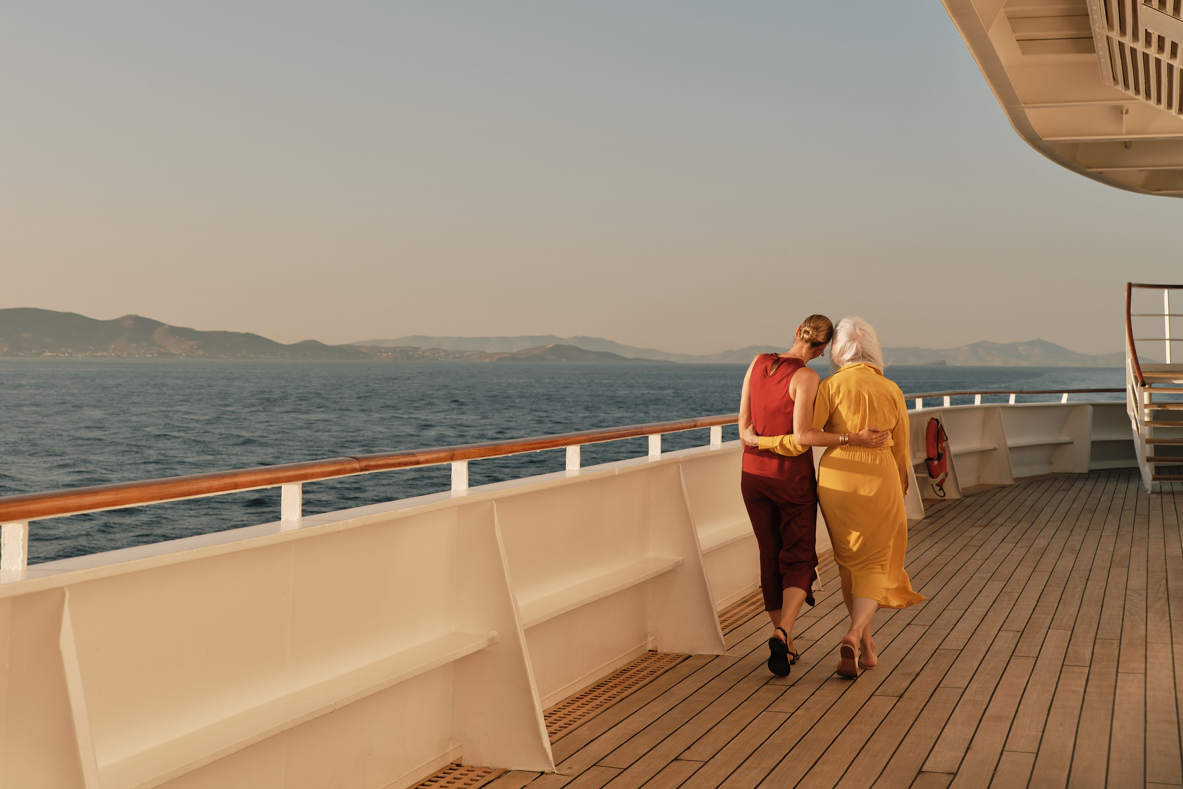  Luxury Cruises -ES
